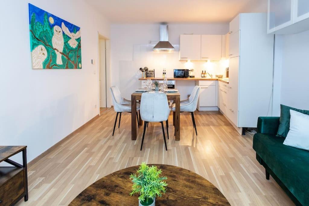 City Apartment Top Location, Quiet And Cozy Ideal To Relax Or Work Відень Екстер'єр фото