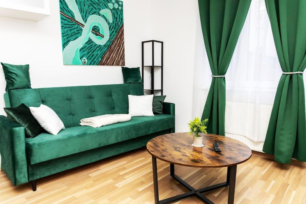 City Apartment Top Location, Quiet And Cozy Ideal To Relax Or Work Відень Екстер'єр фото